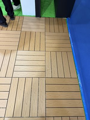 کفپوش WPC سری لوکس 500x500: کاردستی تعالی را تعریف می کند