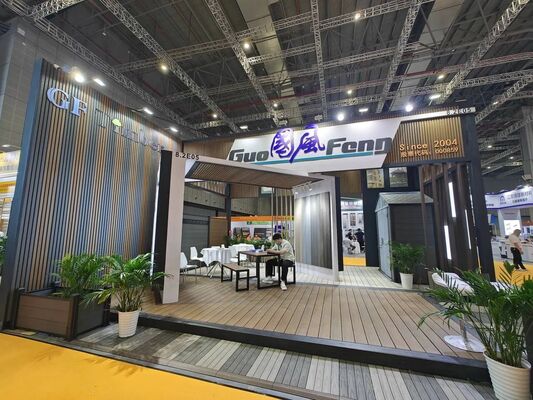 سقف شفاف سبک مقاوم در برابر باد کلاس 8 سازگار با محیط زیست آسان برای مونتاژ خانه ابزار باغ پانل WPC در فضای باز