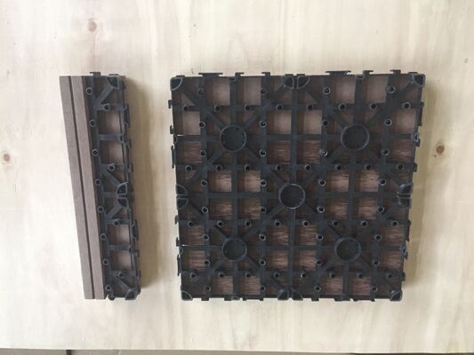 کاشی های عرشه WPC در فضای باز خانه 30x30CM کفپوش بادوام DIY با ظاهر چوب طبیعی