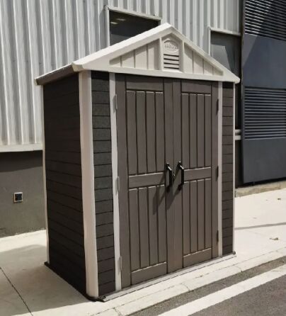 سقف شفاف سبک مقاوم در برابر باد کلاس 8 سازگار با محیط زیست آسان برای مونتاژ خانه ابزار باغ پانل WPC در فضای باز