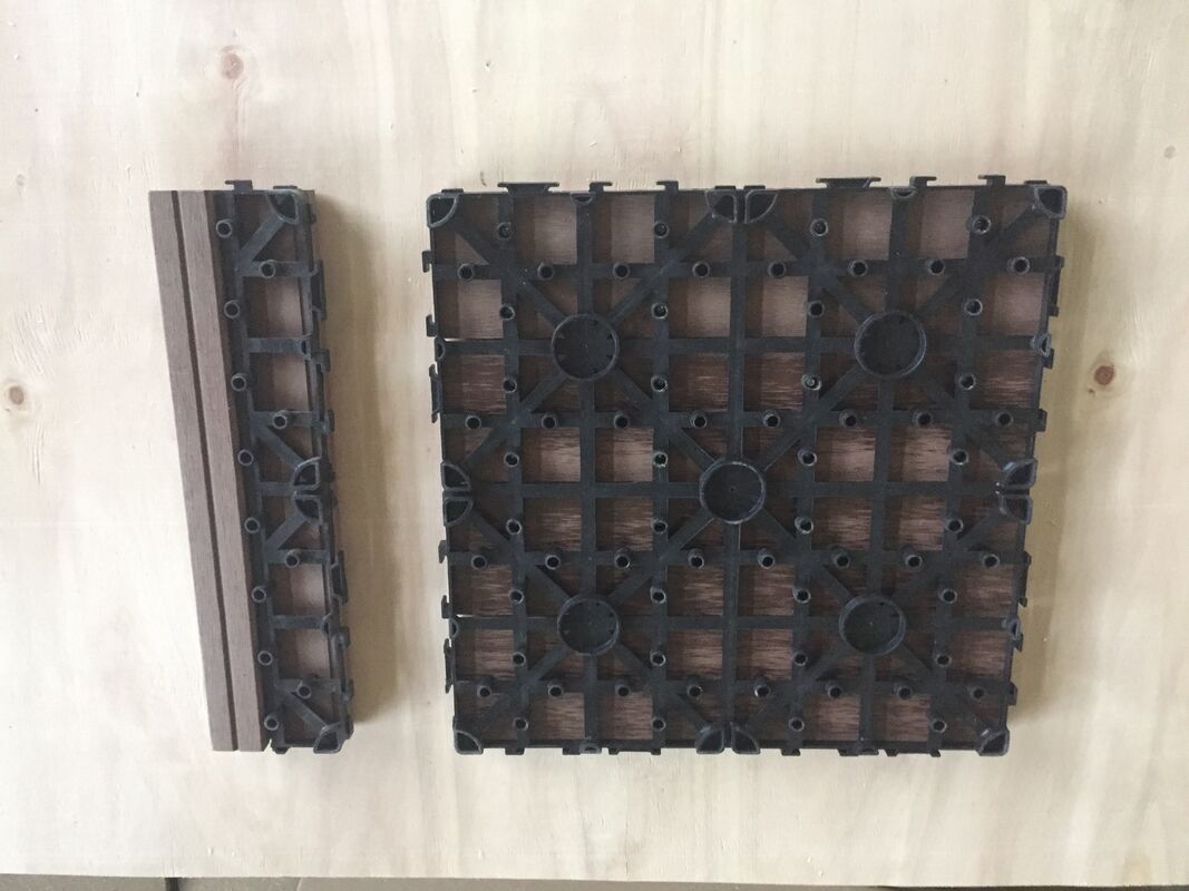 کاشی های عرشه WPC در فضای باز خانه 30x30CM کفپوش بادوام DIY با ظاهر چوب طبیعی
